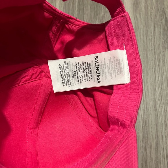 BALENCIAGA CAP - Picture 2 of 4